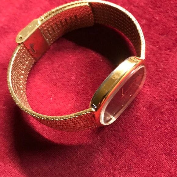 Vintage Working  GRUEN  Gold Tone Watch – Black Dial, Mesh Bracelet - Picture 3 of 4